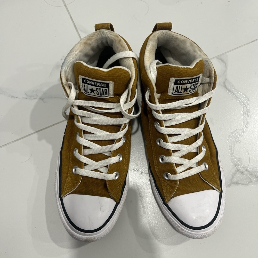 Converse All Star High-Tops in Mustard Yellow